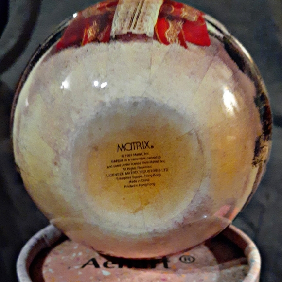 1997 MATRIX HOLIDAY BARBIE DECOUPAGE ORNAMENT - Picture 4 of 4